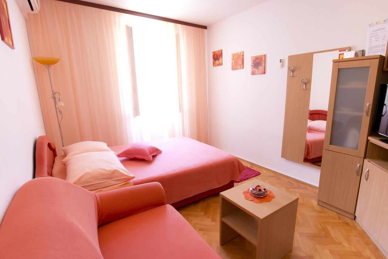 Apartment&Room Daria Vis Island Buitenkant foto
